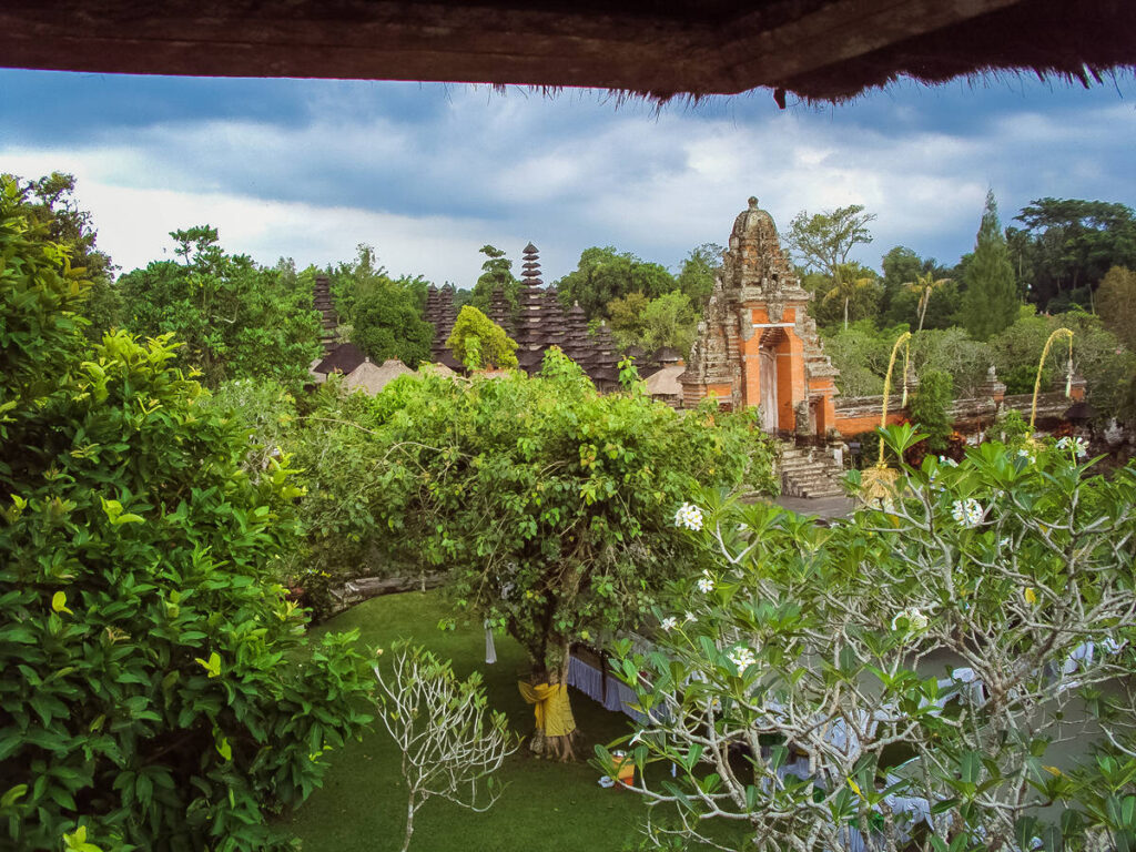 Taman Ayun aus der Ferne