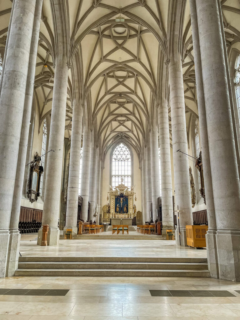 Hallenkirche St.-Georg von innen