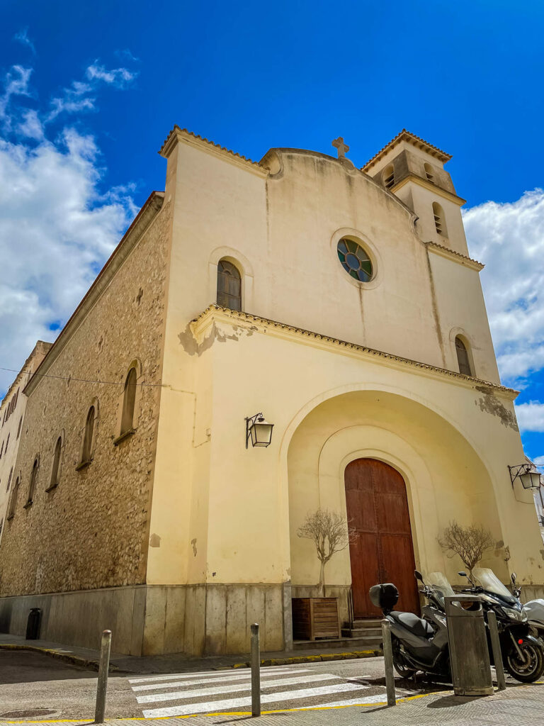 Kirche Sant Elm in dem Hafenviertel von Ibiza