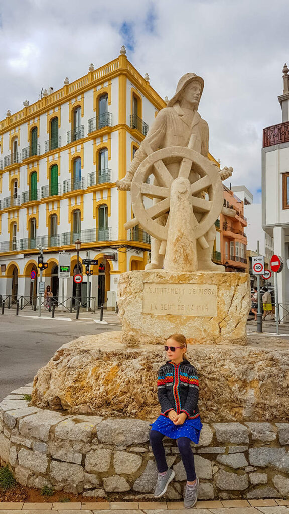 Monumento a la Gente del Mar