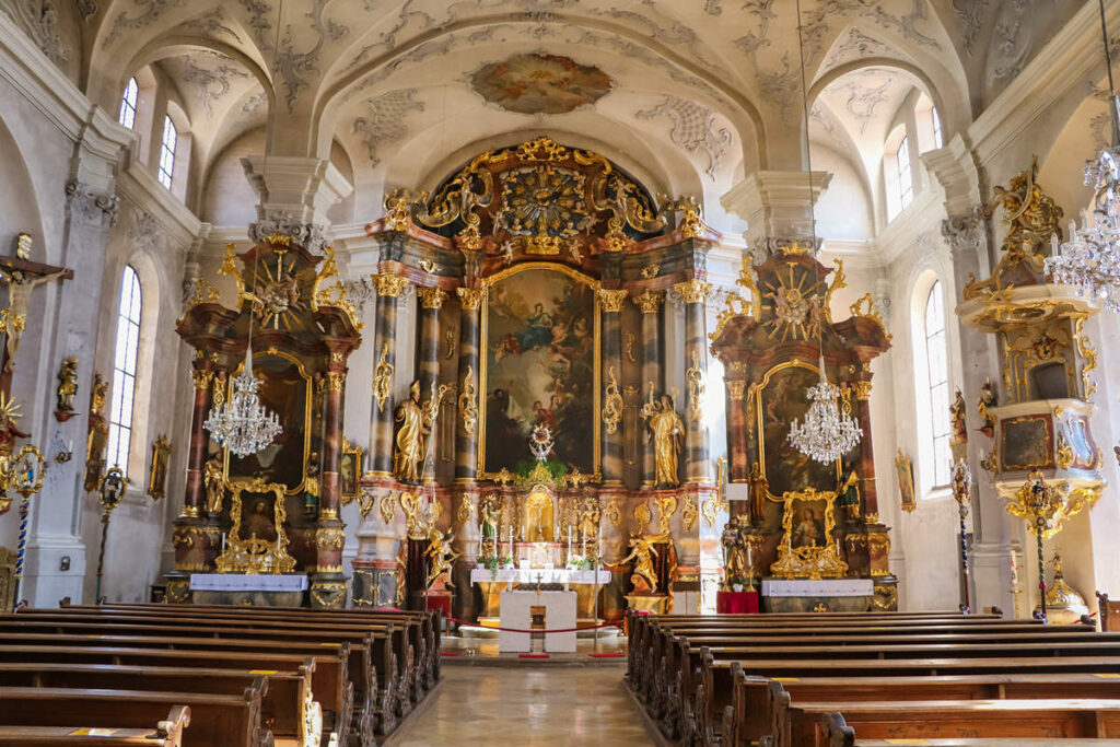 Altar der Kirche Heilig Geist in Essing