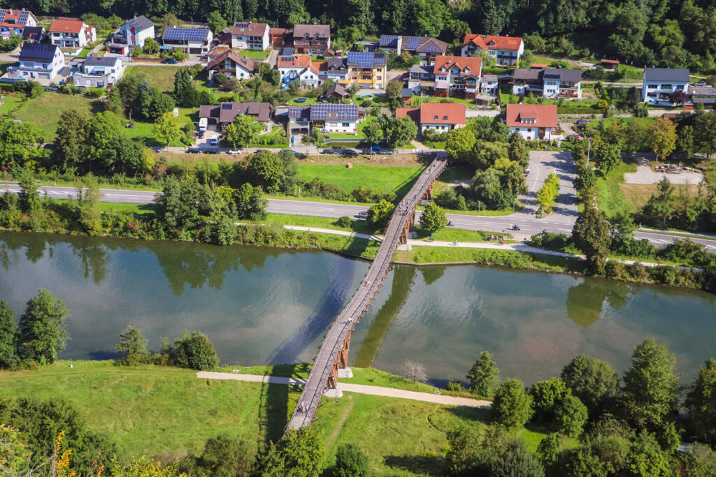 Holzbrücke "Tatzlwurm" von den Maifelsen