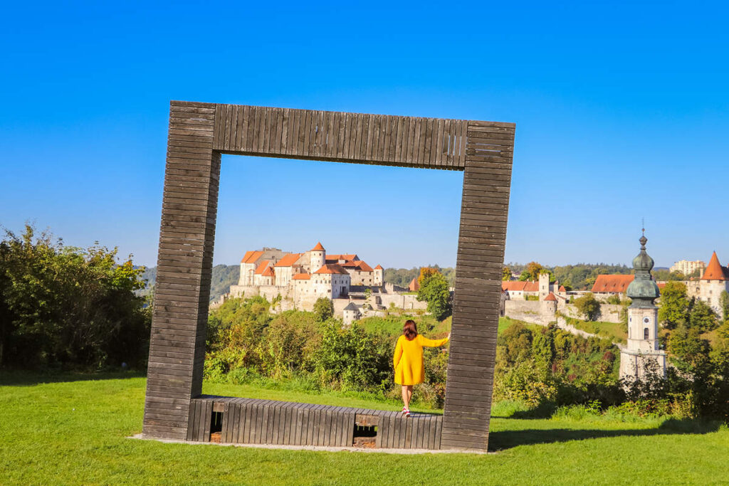 Blick auf Burghausen aus Österreich