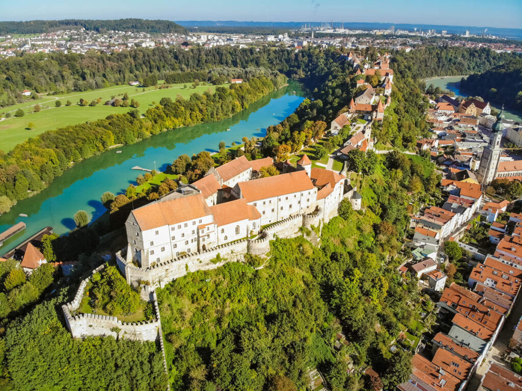 Burg und Wöhrsee Burghausen