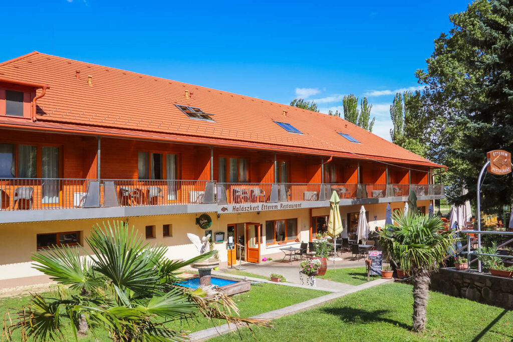 Hotel Halászkert Badacony