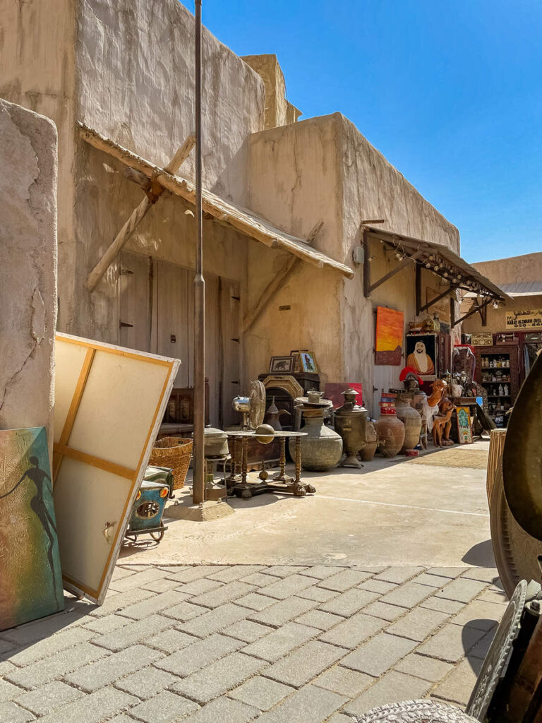 Antiquitäten im Al Seef Dubai