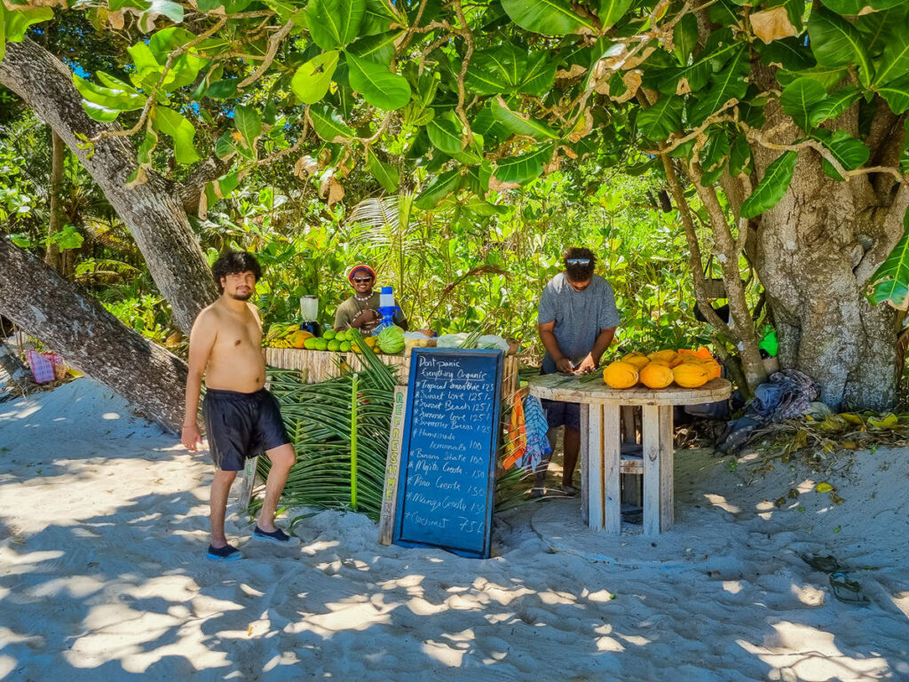 Rasta Fruits Strandbar Anse Georgette