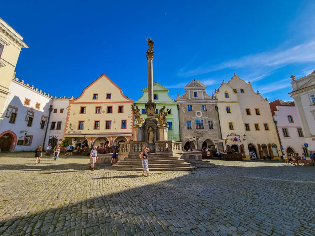 Brunnen & Pestsäule Český Krumlov