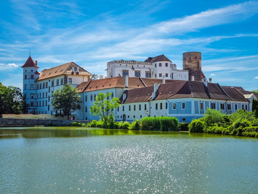 Burg und Schloss Neuhaus in Tschechien
