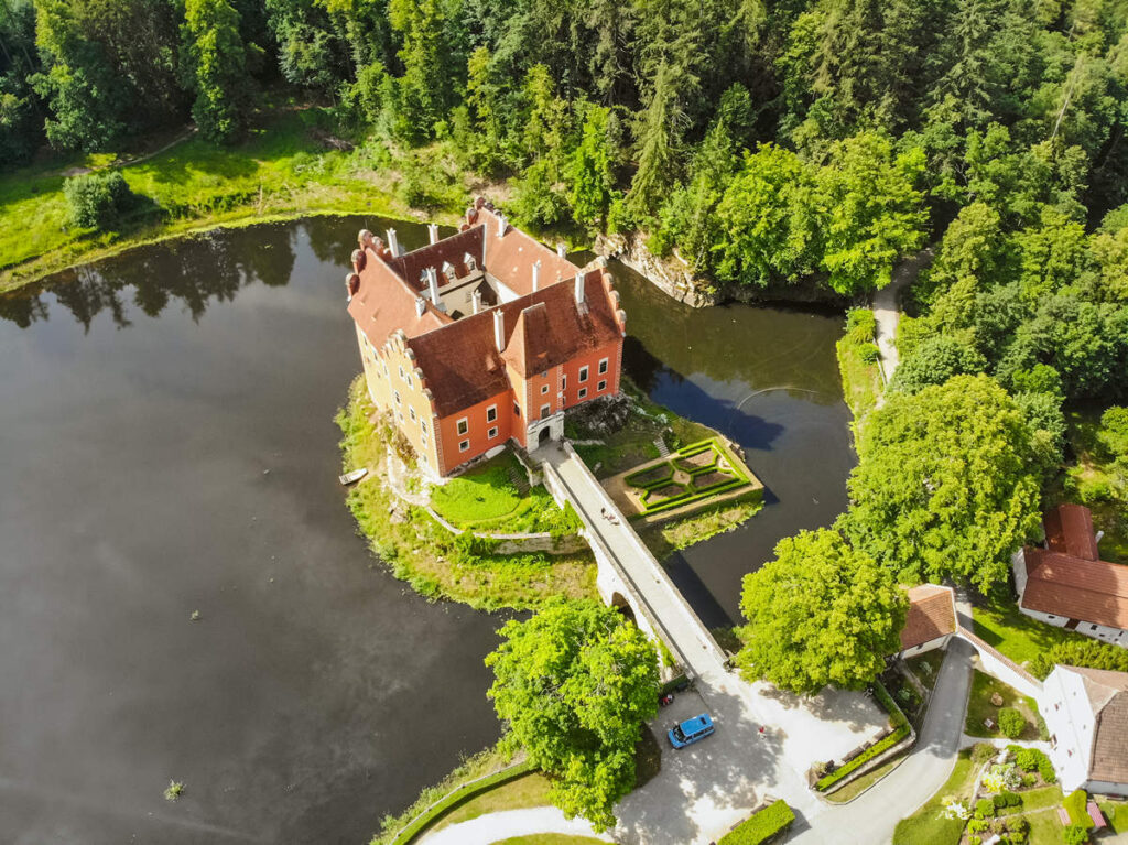 Schloss Červená Lhota