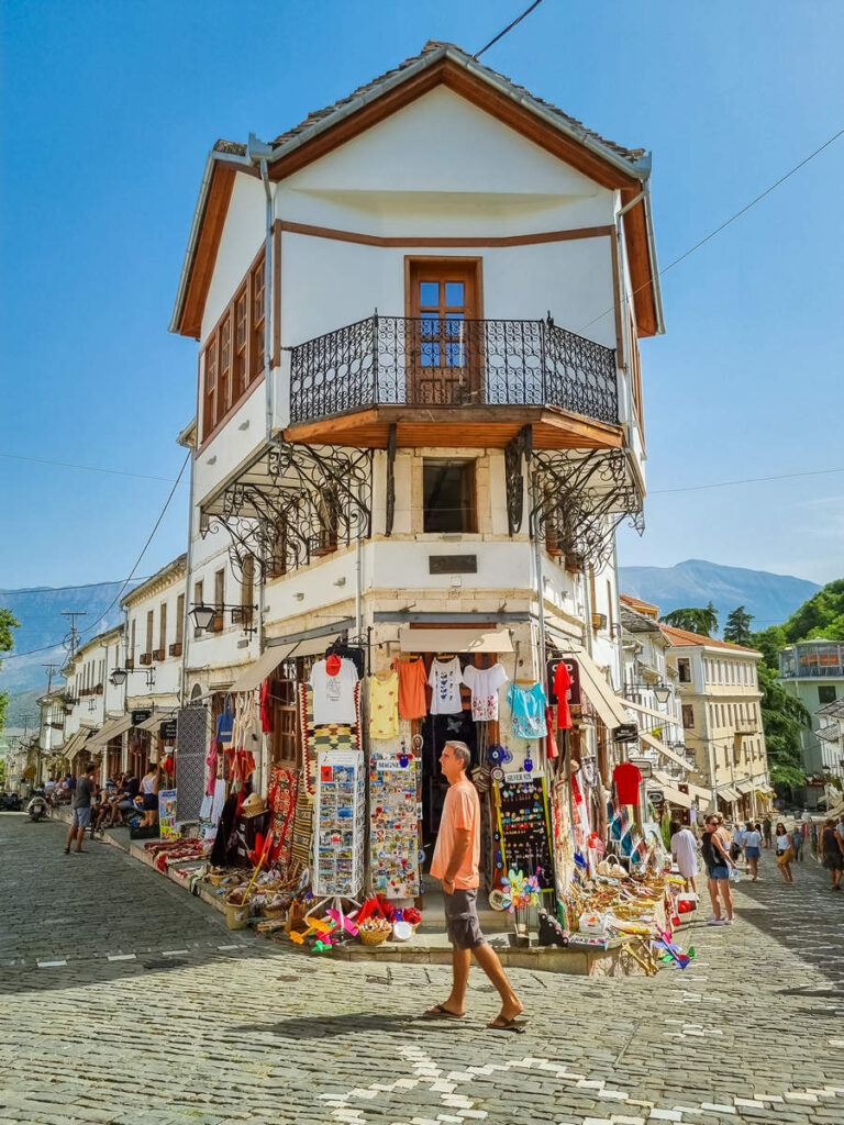 Basar Gjirokastra