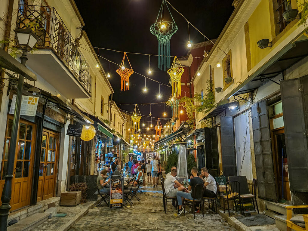 Cafés mit Menschen Pazari i Korçës