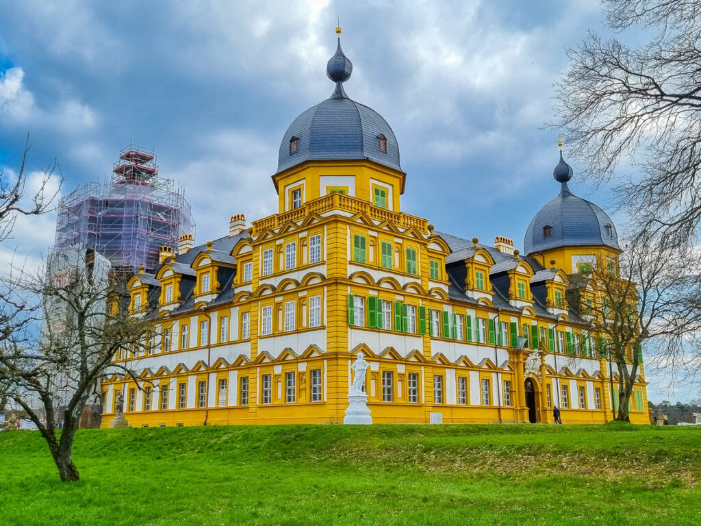 Schloss Seehof aus dem Schloss Park
