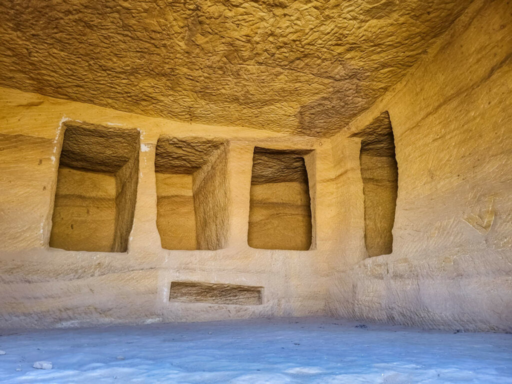 Grab in Madain Saleh