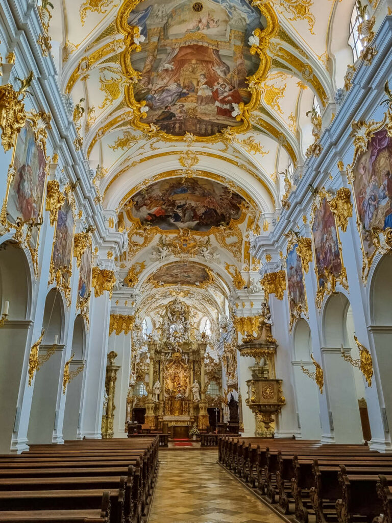 Kollegiatstift unserer Lieben Frau zur alten Kapelle