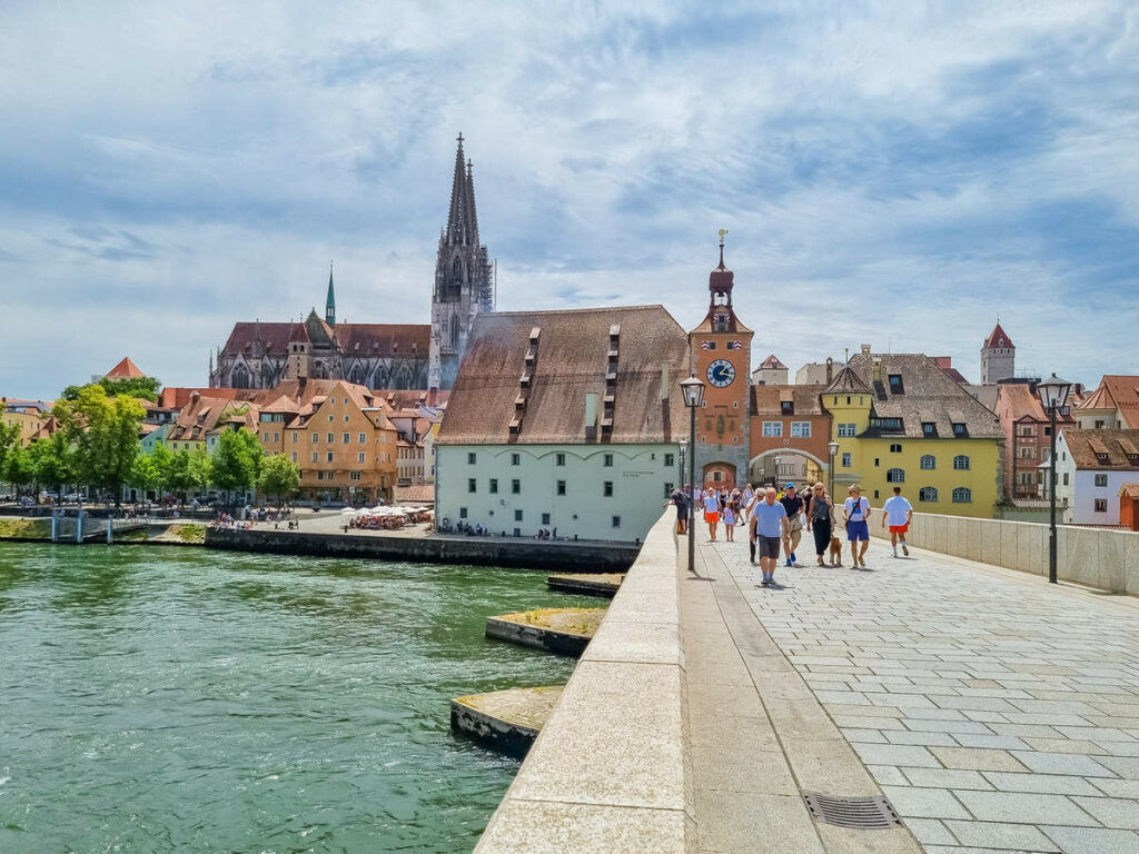 Salzstadel neben dem Brückturm