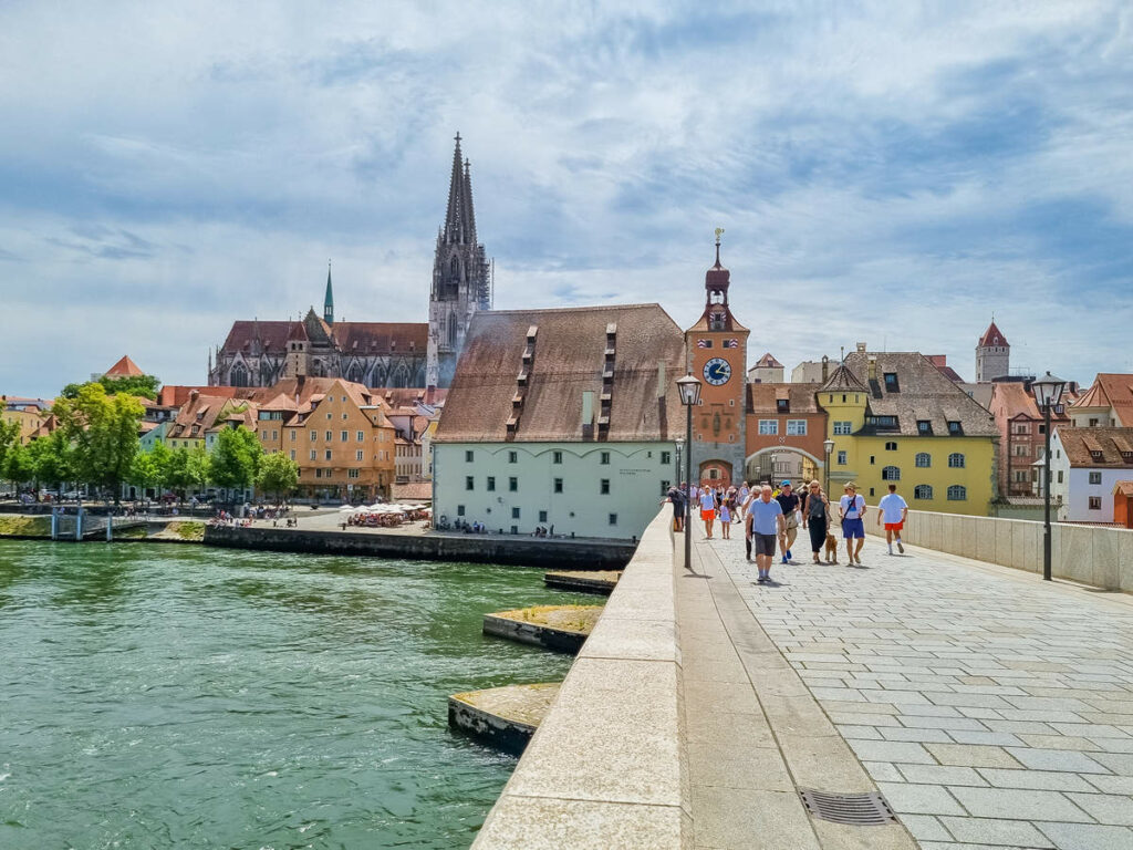 Salzstadel neben dem Brückturm