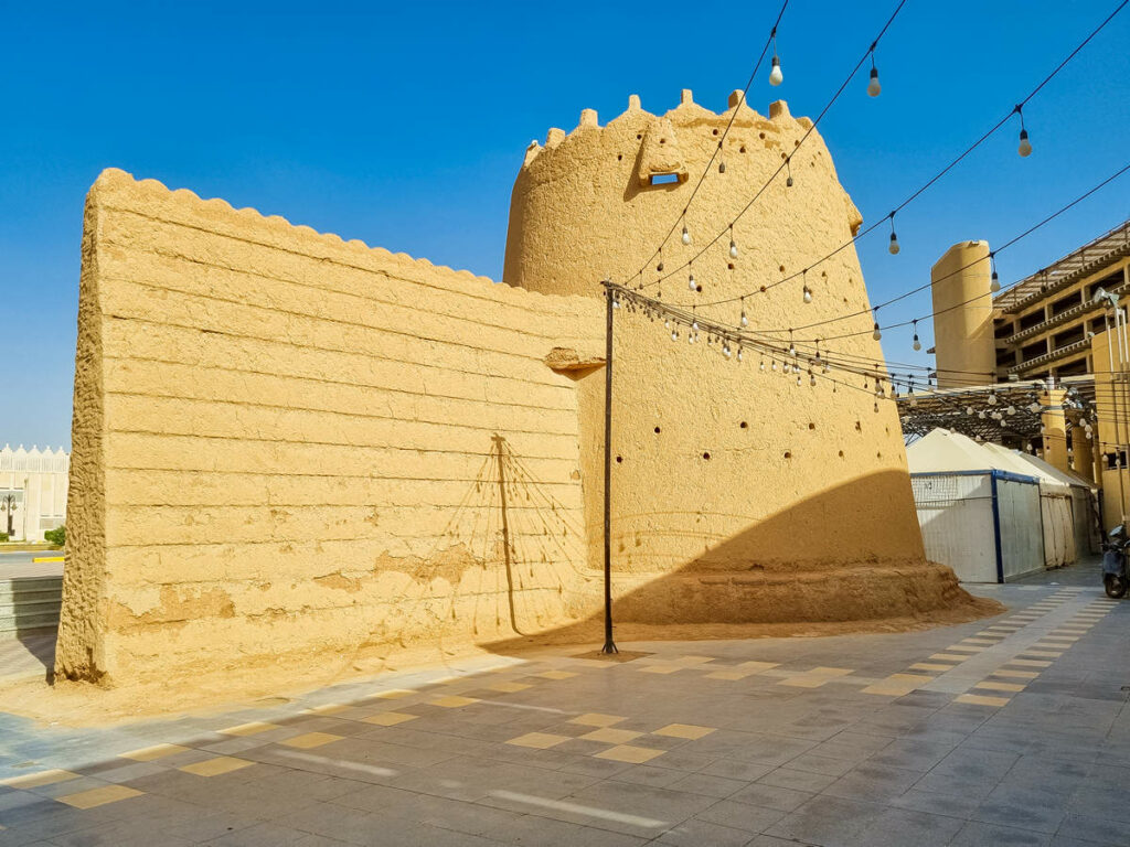 Deira Tower Riad Altstadt