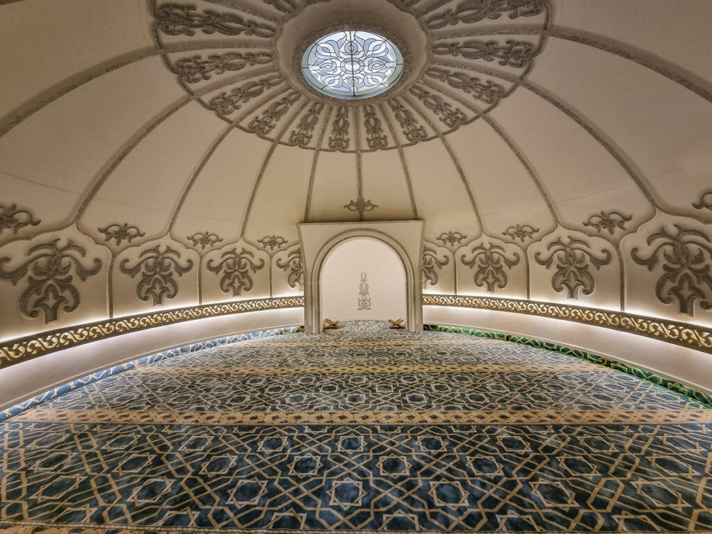 Mosque of King Abdullah bin Abdulaziz Al Saud Kingdom Tower