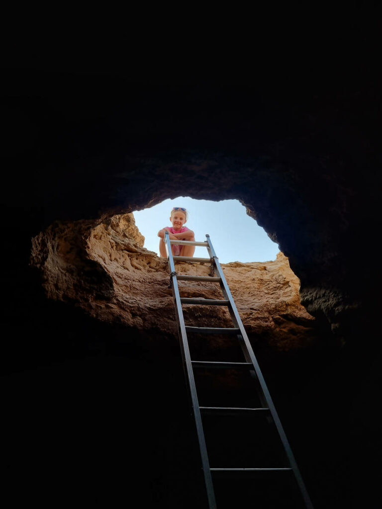 The Hidden Cave Saudi-Arabien