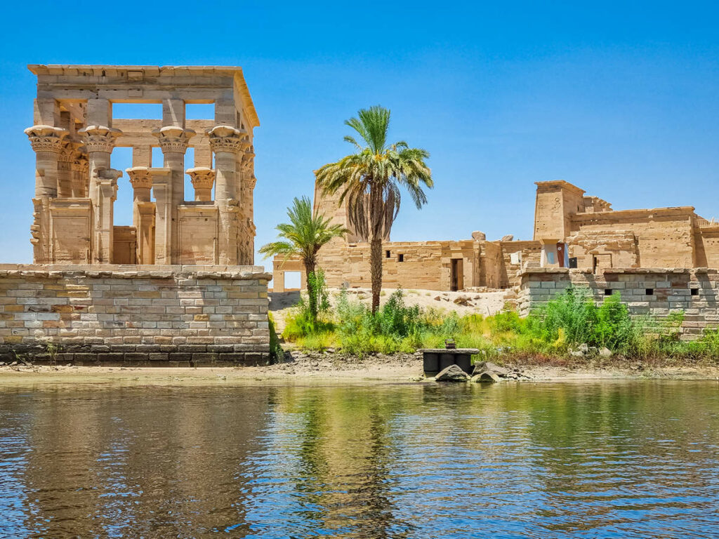 Kiosk des Trajan vom Wasser