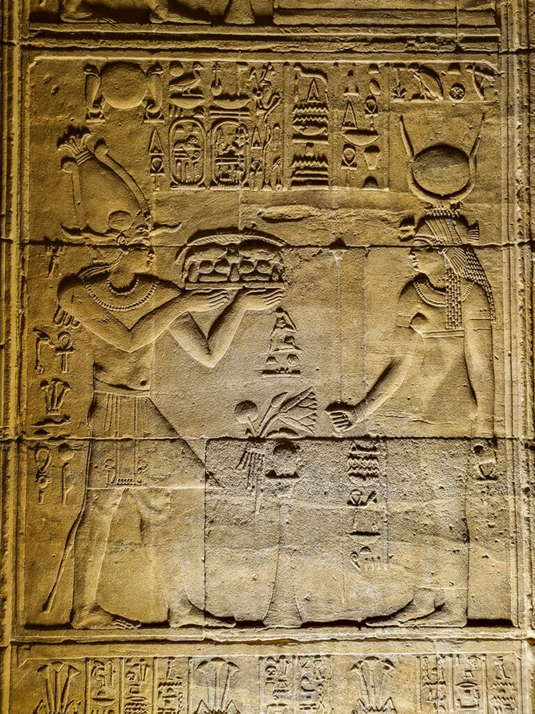 Relief Opfergabe Tempel von Philae