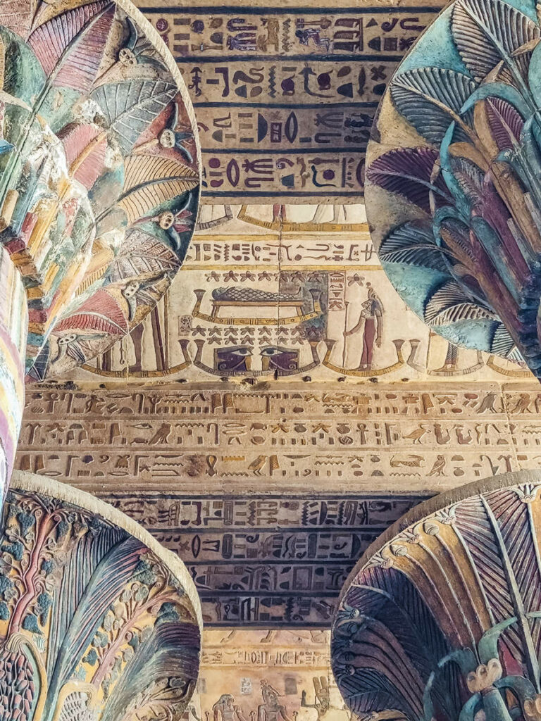 Tempel von Esna Säulen und Decke