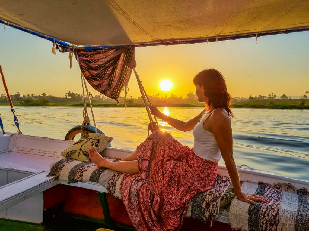 Sonnenuntergang Luxor Feluke fahren