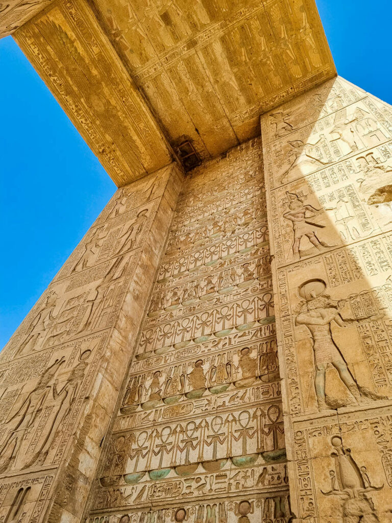 Tor vom Ptolemäus III. Karnak