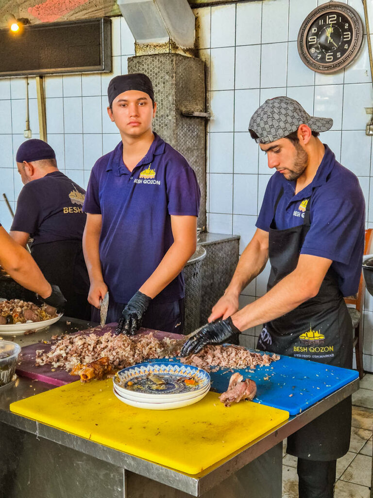 Besh Qozon Fleischvorbereitung zum Plov