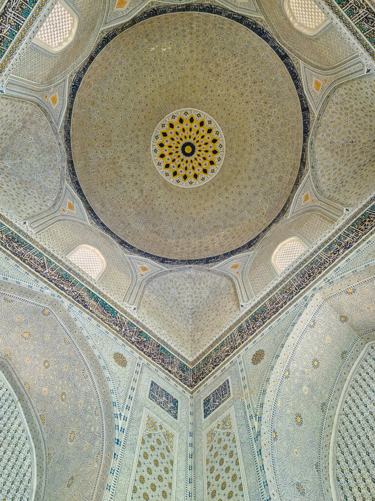 Bibi-Chanum-Moschee von innen