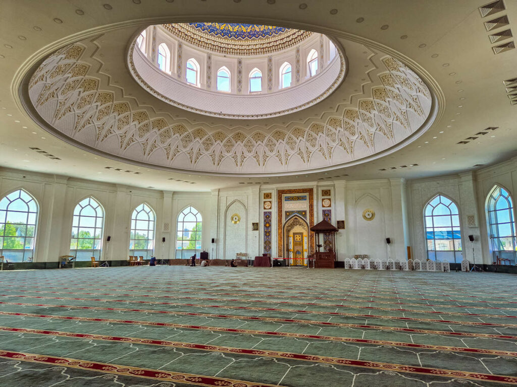 Minor Moschee Gebetsraum