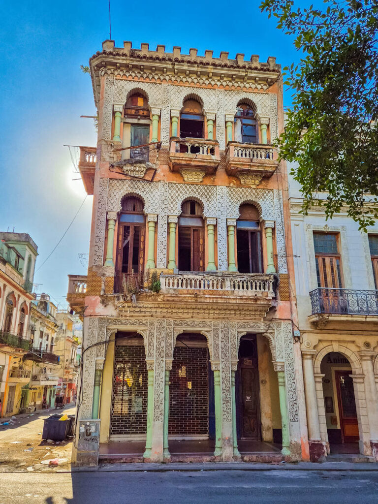 Altes Gebäude Paseo del Prado Havanna