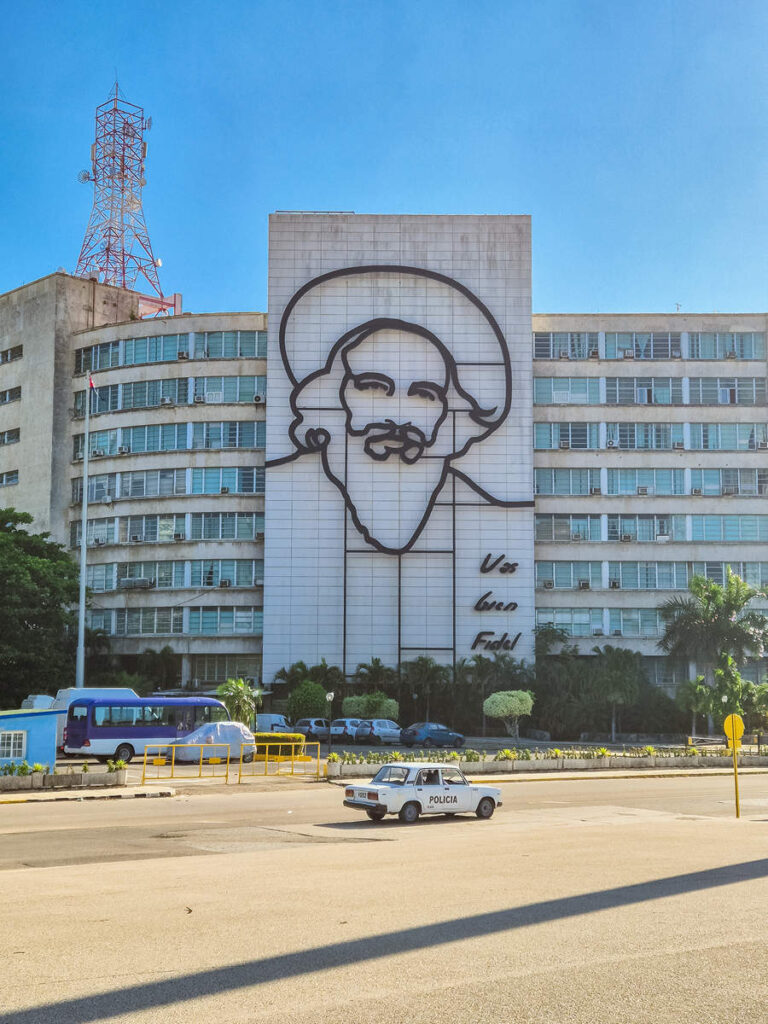Mural von Camilo Cienfuegos Platz der Revolution Havanna