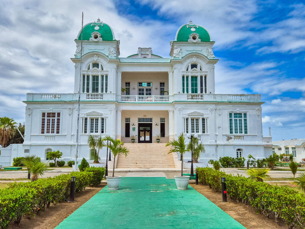 Club Cienfuegos
