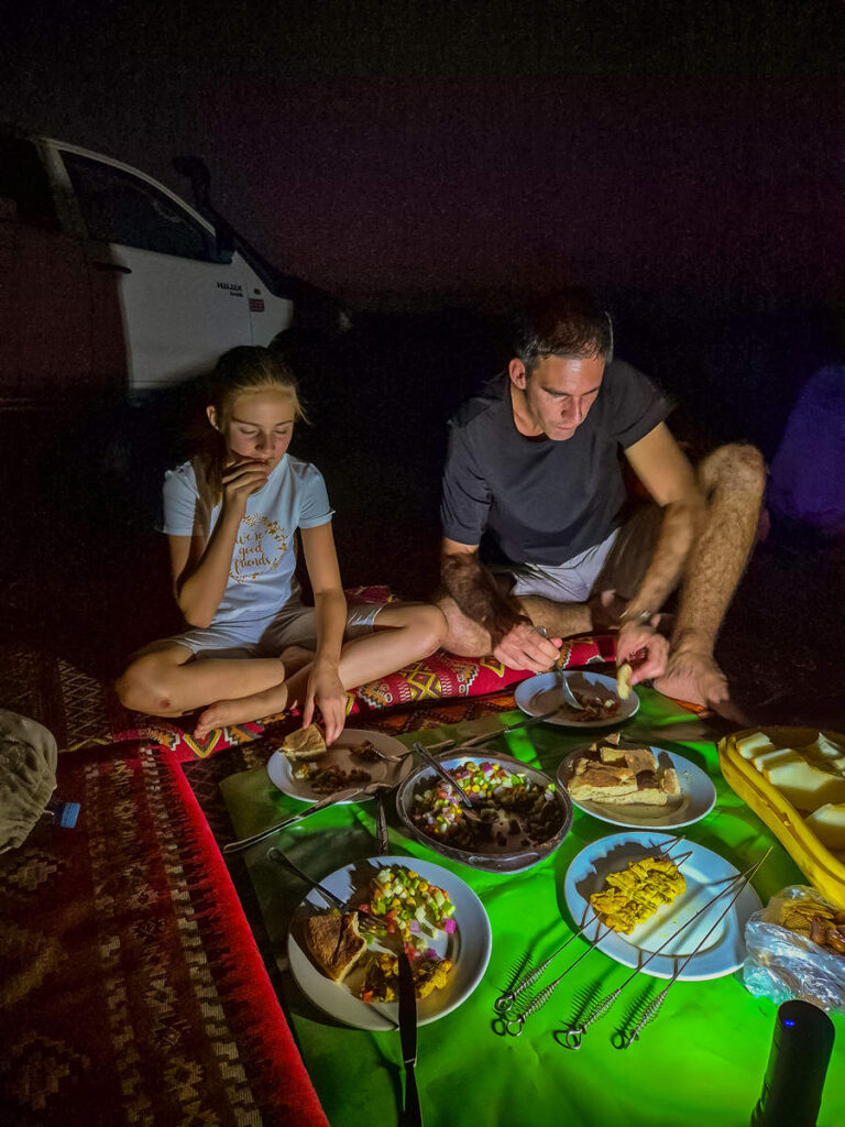 Abendessen in der Wüste von Erg Chegaga