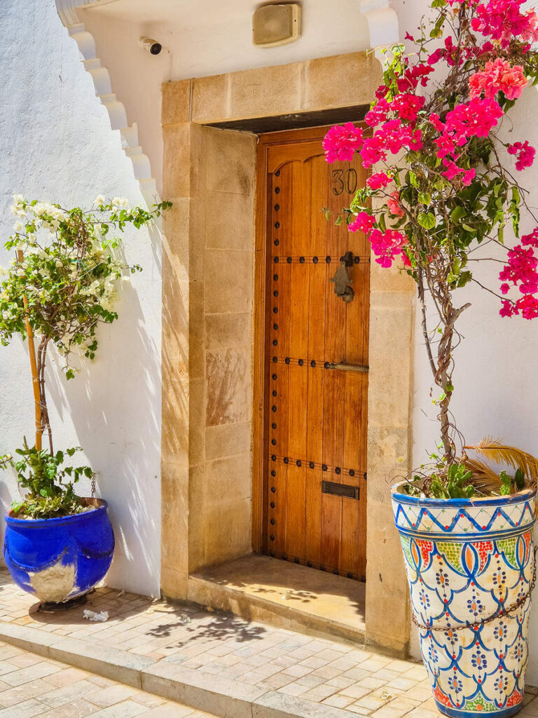 Eine Haustür im Kasbah des Oudayas