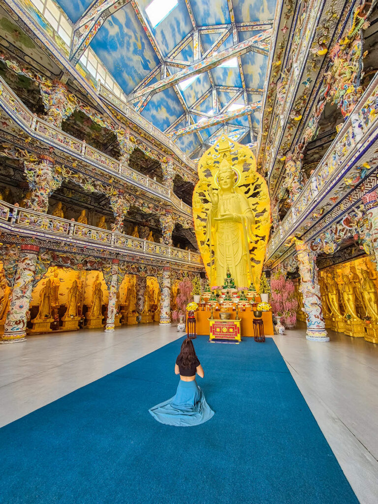 Buddha im Linh Phuoc Tempel