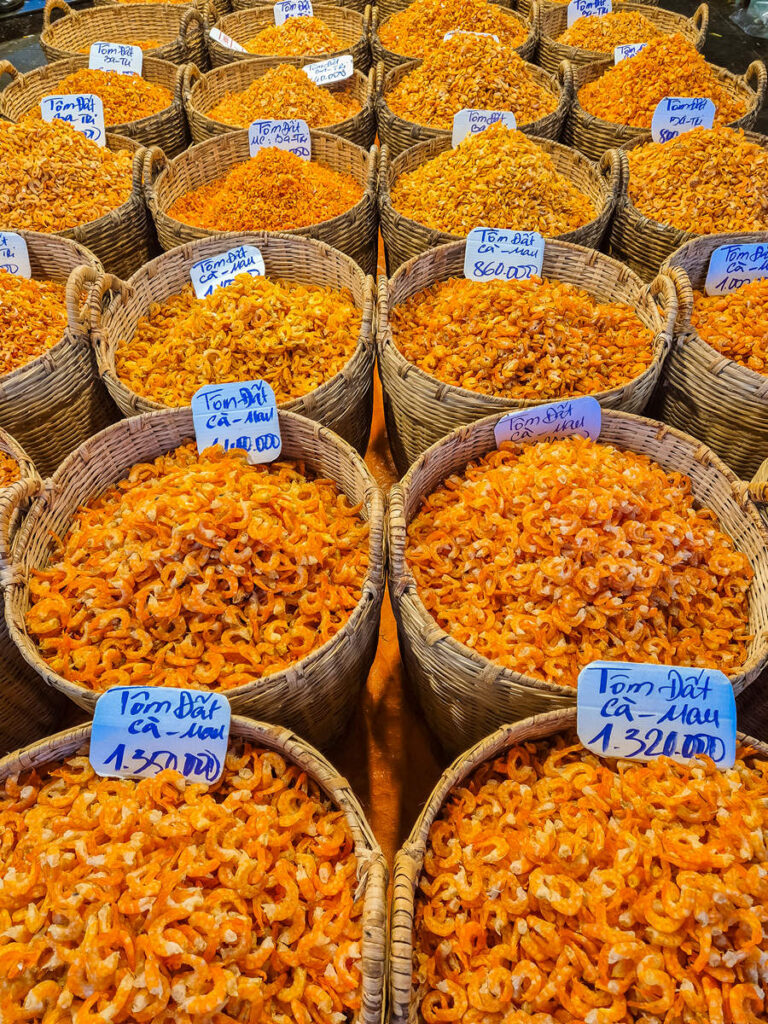Getrocknete Garnelen auf dem Cho Binh Tay Market
