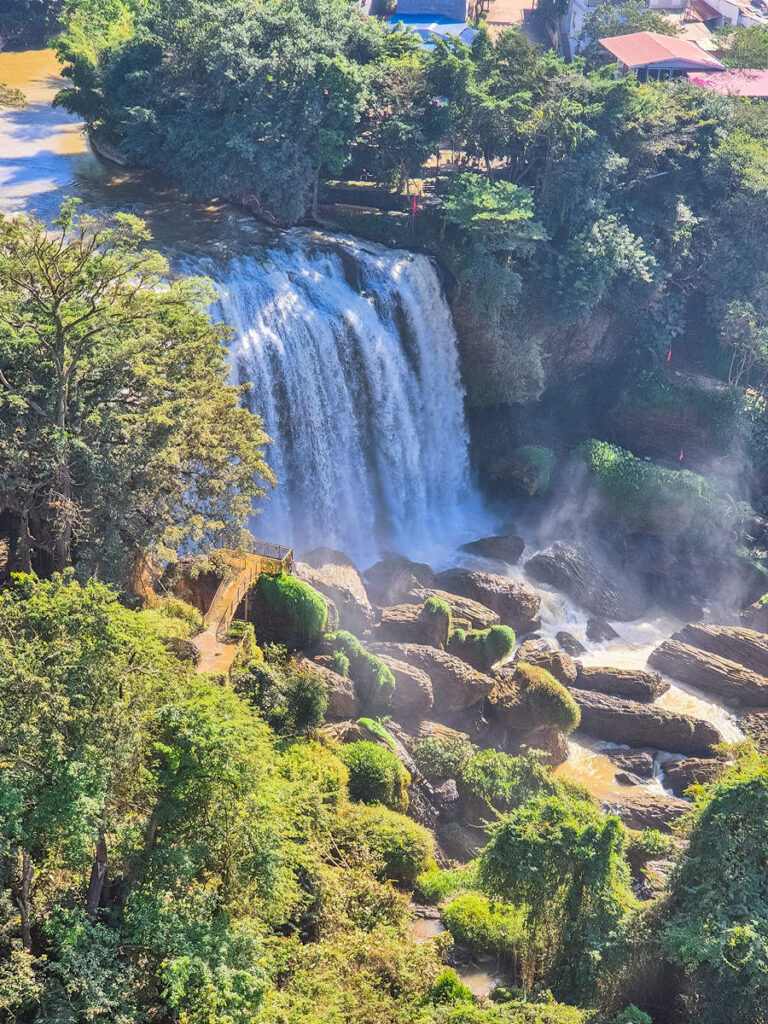 Elephant Waterfall (Thác Voi)